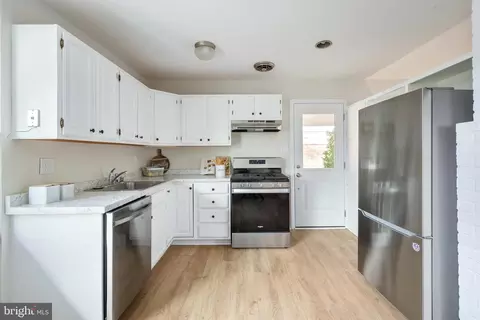 5331 Ravensworth Rd, Springfield, VA 22151 photo 5