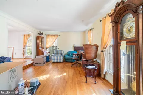 10700 Cross School Rd, Reston, VA 20191 photo 3