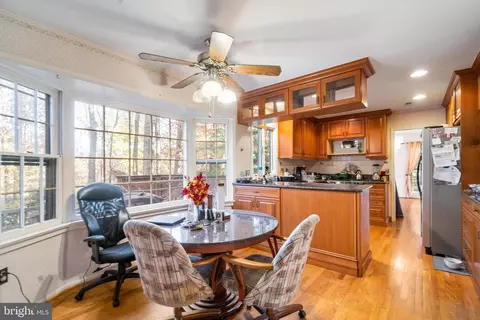 10700 Cross School Rd, Reston, VA 20191 photo 8