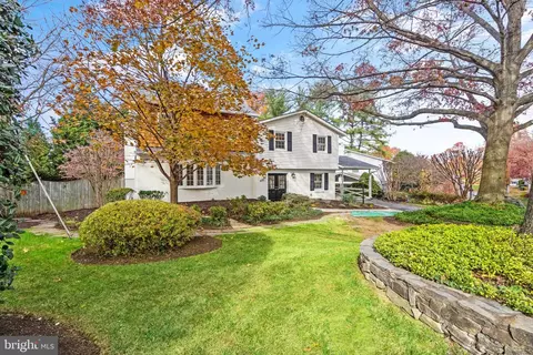 600 Upham Pl NW, Vienna, VA 22180