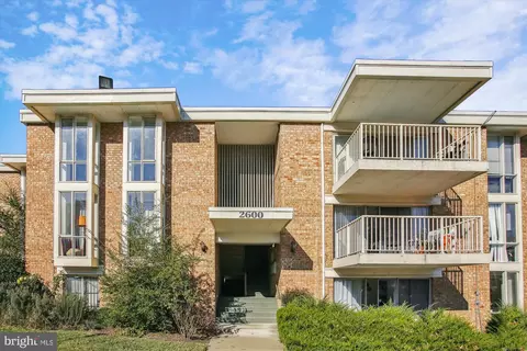 2600 Indian Dr #81, Alexandria, VA 22303