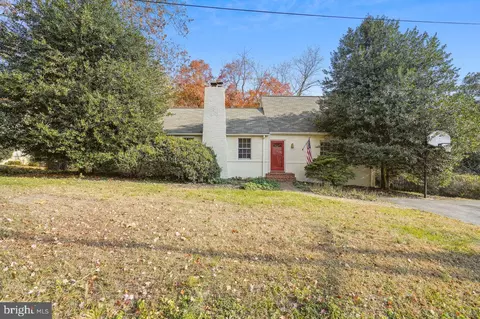 4413 Roberts Ave, Annandale, VA 22003