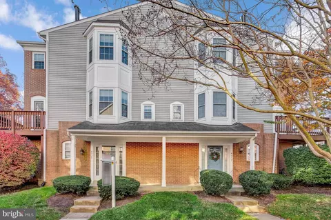 4327 Runabout Ln #169, Fairfax, VA 22030