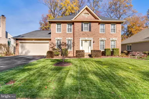 9186 Silverline Dr, Fairfax Station, VA 22039