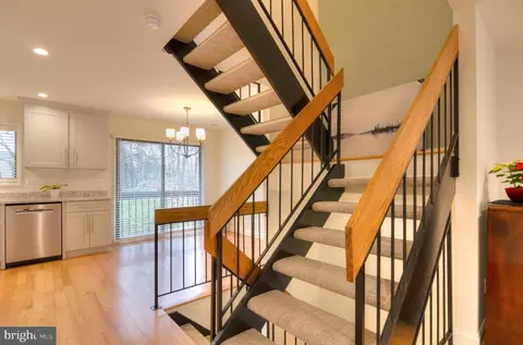 12127 Captiva Ct, Reston, VA 20191 photo 12