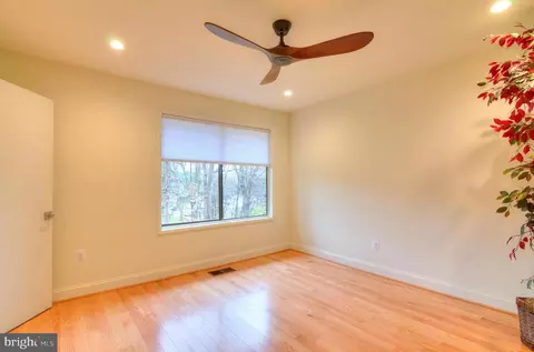 12127 Captiva Ct, Reston, VA 20191 photo 18