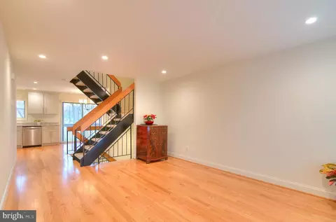 12127 Captiva Ct, Reston, VA 20191 photo 10