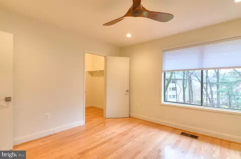 12127 Captiva Ct, Reston, VA 20191 photo 4