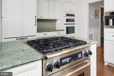 10101 Waterside Dr, Burke, VA 22015 photo 20