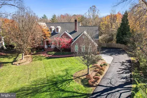 10101 Waterside Dr, Burke, VA 22015 photo 3