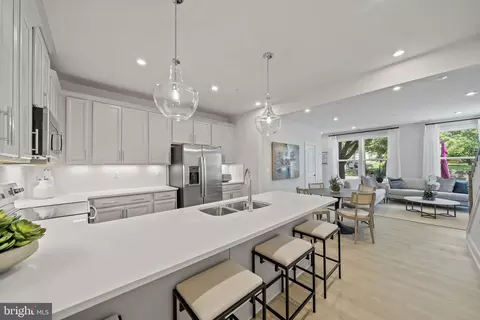 4626 Olivine Dr, Chantilly, VA 20151
