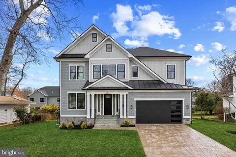 404 Orleans Cir SW, Vienna, VA 22180