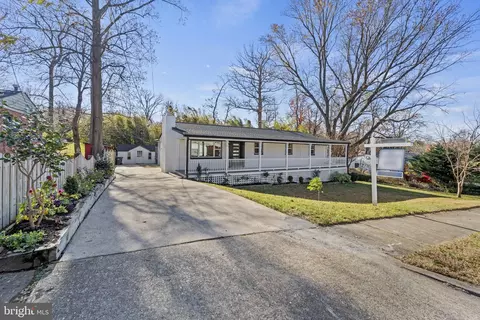 4703 Care Dr, Alexandria, VA 22310