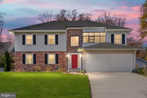 1714 Irvin St, Vienna, VA 22182