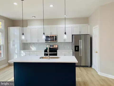 6256 Levi Ct, Springfield, VA 22150 photo 2
