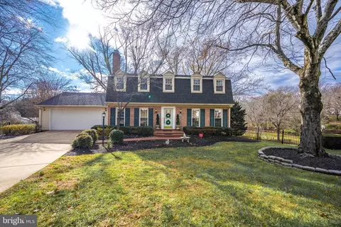 2519 Fernwood Dr, Vienna, VA 22181