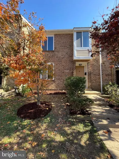 6071 Hollow Knoll Ct, Springfield, VA 22152