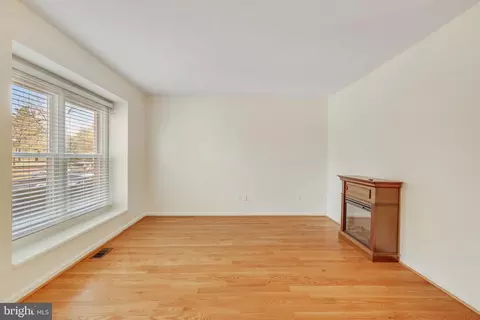 13449 Elevation Ln, Herndon, VA 20171 photo 5