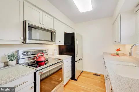 13449 Elevation Ln, Herndon, VA 20171 photo 11