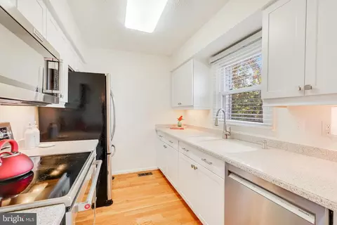 13449 Elevation Ln, Herndon, VA 20171 photo 12
