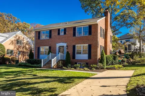 4027 N Stuart St, Arlington, VA 22207