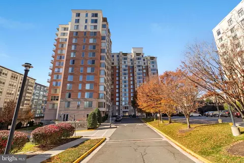 2726 Gallows Rd #209, Vienna, VA 22180