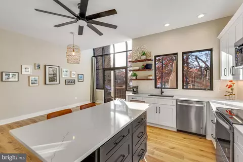 11010 Thrush Ridge Rd, Reston, VA 20191 photo 9