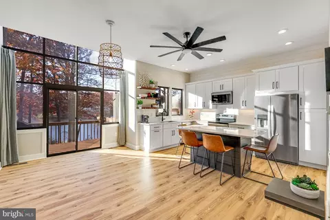 11010 Thrush Ridge Rd, Reston, VA 20191 photo 5