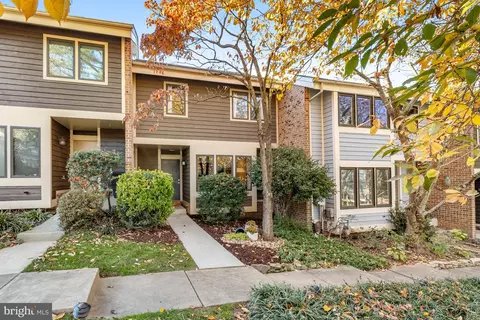 11010 Thrush Ridge Rd, Reston, VA 20191 photo 2