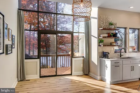 11010 Thrush Ridge Rd, Reston, VA 20191 photo 16