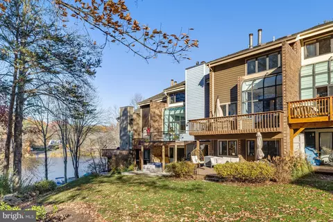 11010 Thrush Ridge Rd, Reston, VA 20191 photo 55