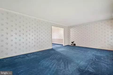 7598 Seabrook Ln, Springfield, VA 22153 photo 6