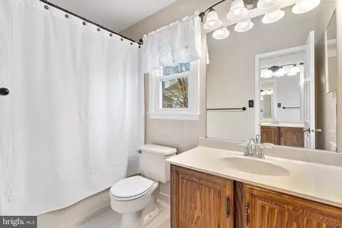 7598 Seabrook Ln, Springfield, VA 22153 photo 18