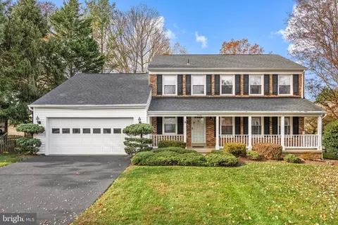 7598 Seabrook Ln, Springfield, VA 22153 photo 3