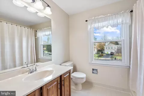 7598 Seabrook Ln, Springfield, VA 22153 photo 19