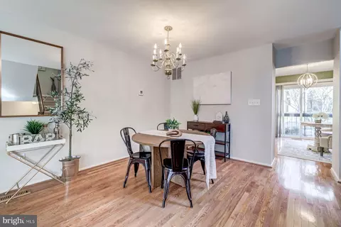 9073 Blarney Stone Dr, Springfield, VA 22152 photo 12