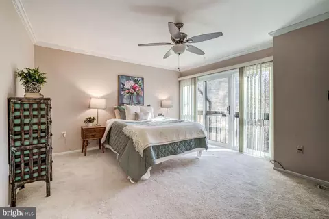 9073 Blarney Stone Dr, Springfield, VA 22152 photo 4