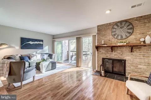 9073 Blarney Stone Dr, Springfield, VA 22152 photo 14