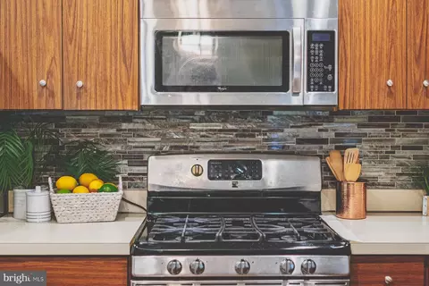 9073 Blarney Stone Dr, Springfield, VA 22152 photo 24
