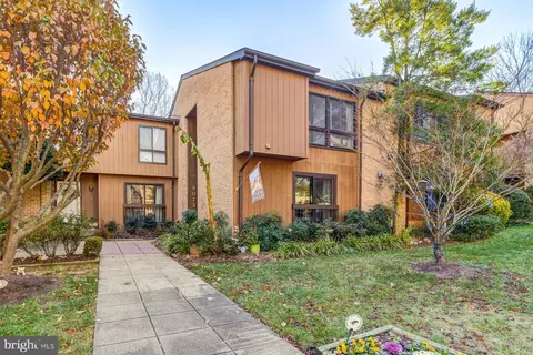 9073 Blarney Stone Dr, Springfield, VA 22152 photo 6