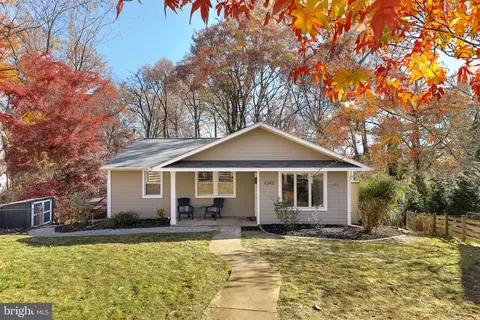 6343 Dogwood Pl, Falls Church, VA 22041