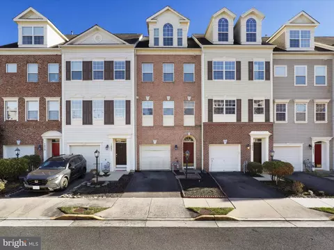 7983 Avery Park Ct, Alexandria, VA 22306