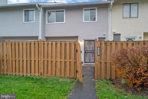 8646 Village Sq #8646, Alexandria, VA 22309