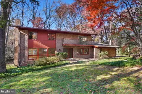 2606 Deerdell Ln, Reston, VA 20191