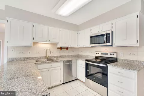 8902 Grass Valley Ct, Springfield, VA 22153 photo 17