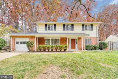 5219 Gainsborough Dr, Fairfax, VA 22032