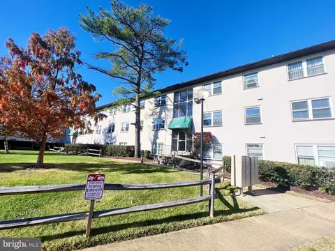 4256 Buckman Rd #18, Alexandria, VA 22309