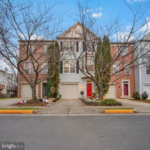 1113 Cypress Tree Pl, Herndon, VA 20170
