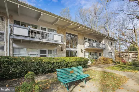 7758 Donnybrook Ct #201, Annandale, VA 22003