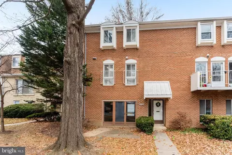 3750 Persimmon Cir, Fairfax, VA 22031